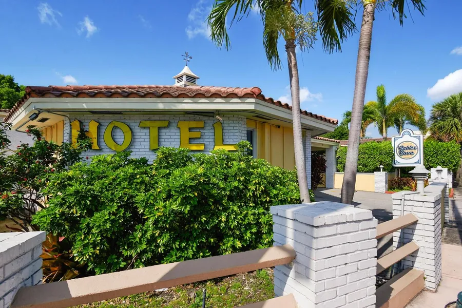 OYO Hotel Coral Gables - Miami Airport hotel detail image 2