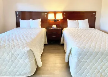 Royal Inn Hotel hotel thumbnail 8
