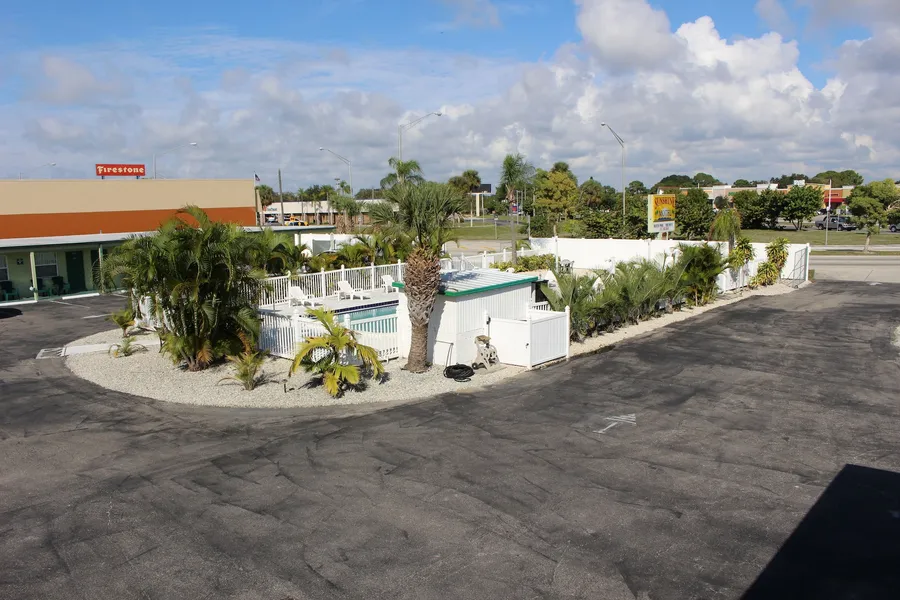 Sunshine Inn & Suites Venice, FL hotel detail image 2