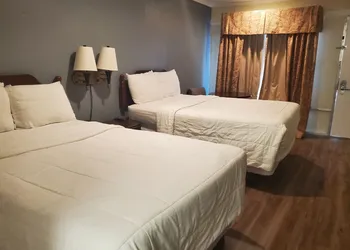 Deerfield Inn & Suites hotel thumbnail 4
