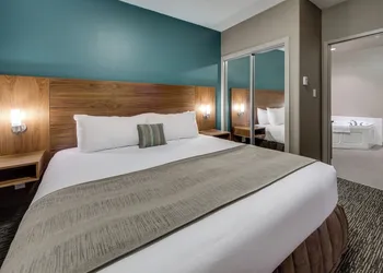 Heritage Inn Hotel & Convention Centre Pincher Creek hotel thumbnail 5