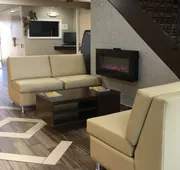 Super 8 by Wyndham South Holland hotel detail image 4
