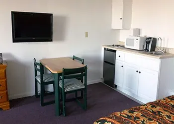 Copley LaReine Motel hotel thumbnail 5