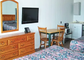 Copley LaReine Motel hotel thumbnail 8