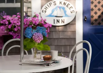 Ship's Knees Inn hotel thumbnail 8