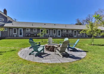Eagle Wing Inn - Cape Cod hotel thumbnail 7