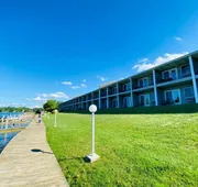 Fleetwood Inn & Suites hotel detail image 7