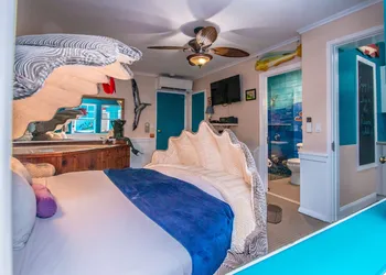Adventure Suites hotel thumbnail 4