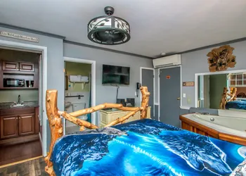 Adventure Suites hotel thumbnail 5