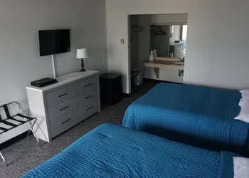 Windjammer Motor Inn hotel thumbnail 5
