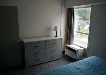 Windjammer Motor Inn hotel thumbnail 6