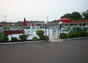 Economy Motel Inn & Suites hotel thumbnail 3