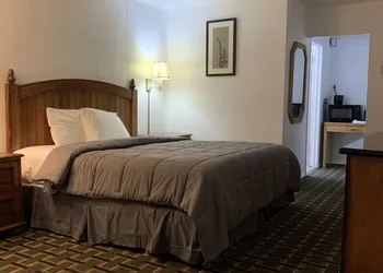 Rodeway Inn & Suites Raton hotel thumbnail 6