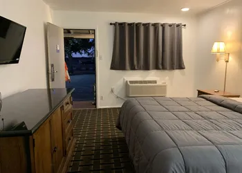Rodeway Inn & Suites Raton hotel thumbnail 7