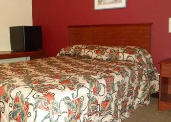 Belmont Motel hotel thumbnail 3