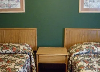 Belmont Motel hotel thumbnail 7