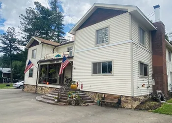 Summit Inn hotel thumbnail 2