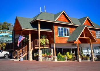 Lake Crest Inn hotel thumbnail 4