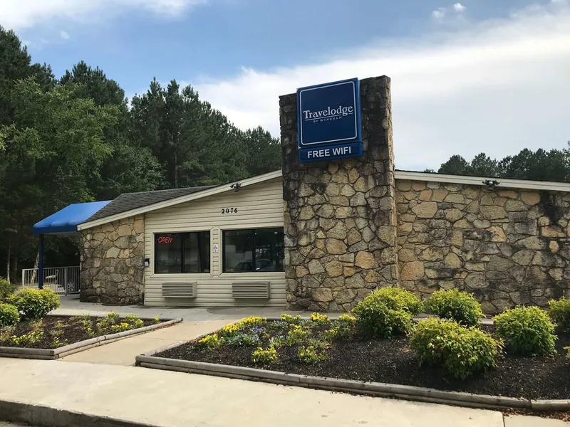 Travelodge by Wyndham Fayetteville hotel detail image 2