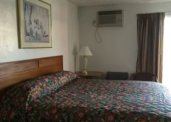 The Valley Motel hotel thumbnail 6
