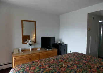 The Valley Motel hotel thumbnail 8