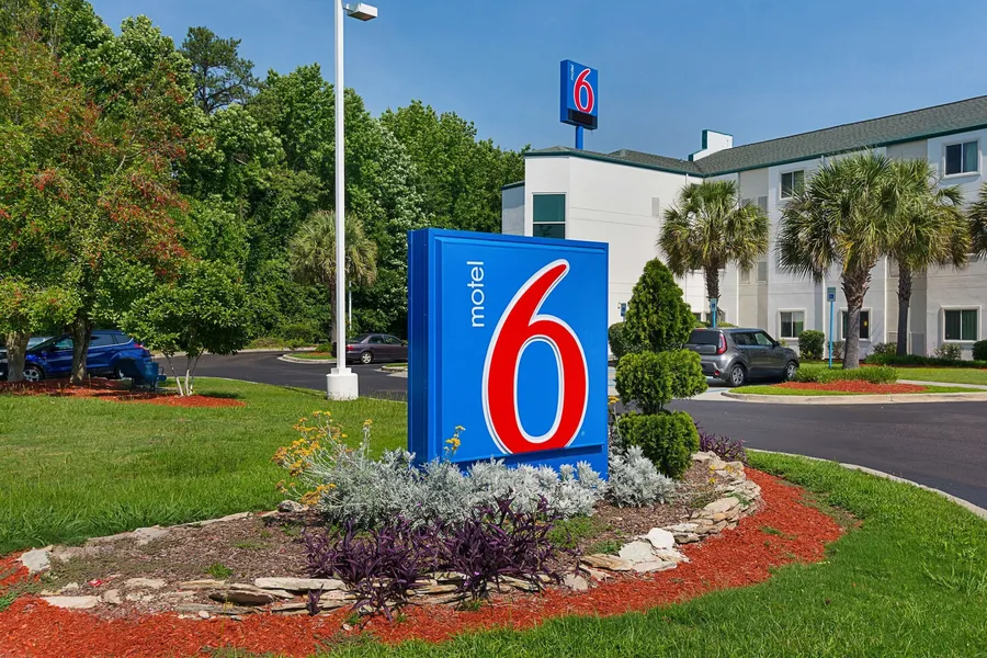 Motel 6 Columbia, SC - Fort Jackson Area hotel detail image 2