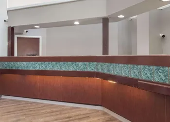 Econo Lodge Wolfchase Galleria hotel thumbnail 3