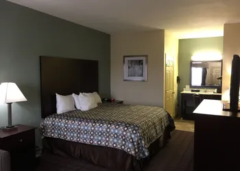 Pearsall Inn & Suites hotel thumbnail 6