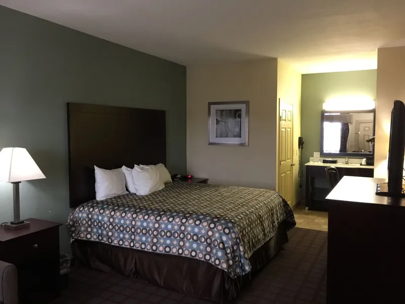 Pearsall Inn & Suites hotel detail image 6