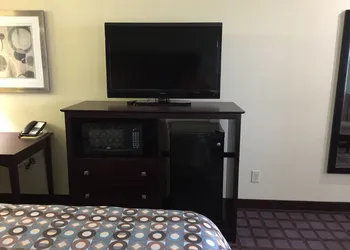 Pearsall Inn & Suites hotel thumbnail 8