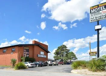 Ranch House Motel hotel thumbnail 2