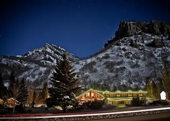 Alaskan Inn hotel thumbnail 2