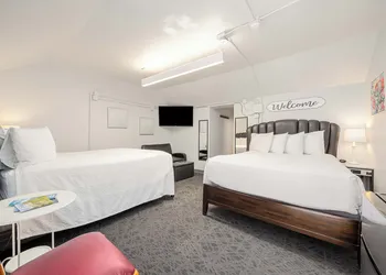 Deep Water Inn hotel thumbnail 7