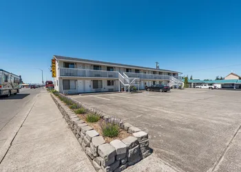Sundowner Motel hotel thumbnail 2