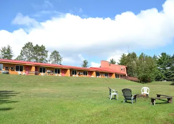 Hiawatha Lodge Inn hotel thumbnail 2