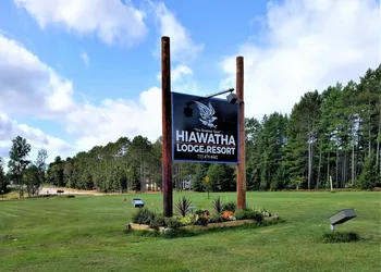Hiawatha Lodge Inn hotel thumbnail 5