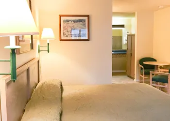 Summers Inn hotel thumbnail 6