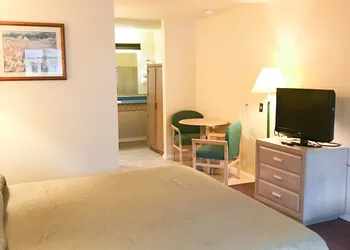 Summers Inn hotel thumbnail 8