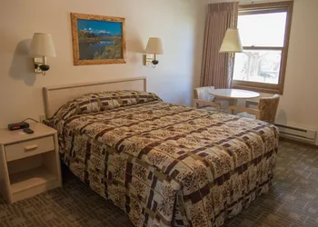 Stagecoach Inn & Suites hotel thumbnail 8