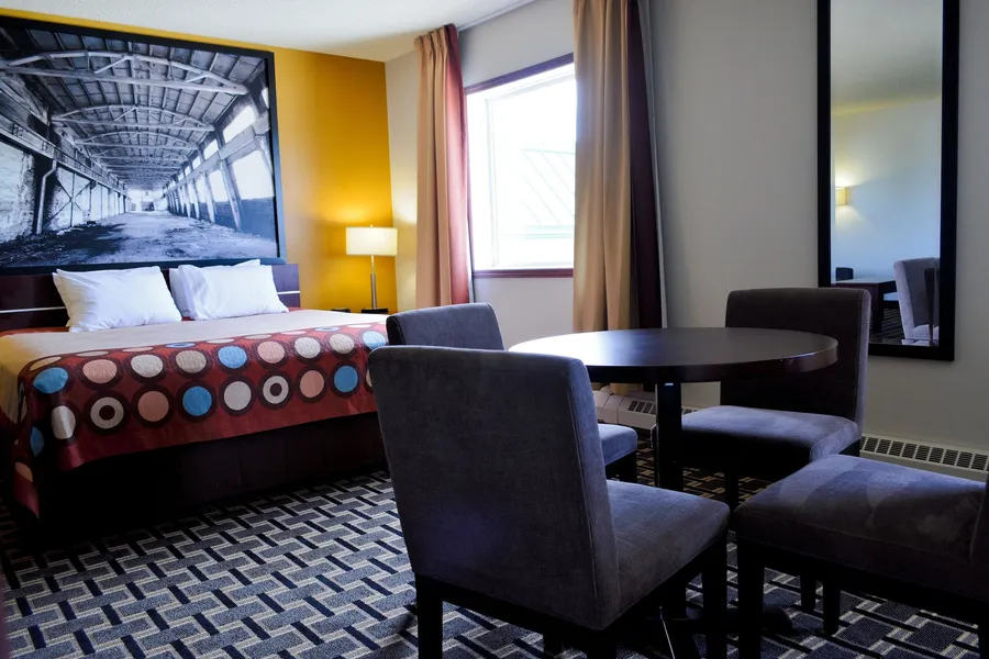 Super 8 by Wyndham Fox Creek hotel detail image 6