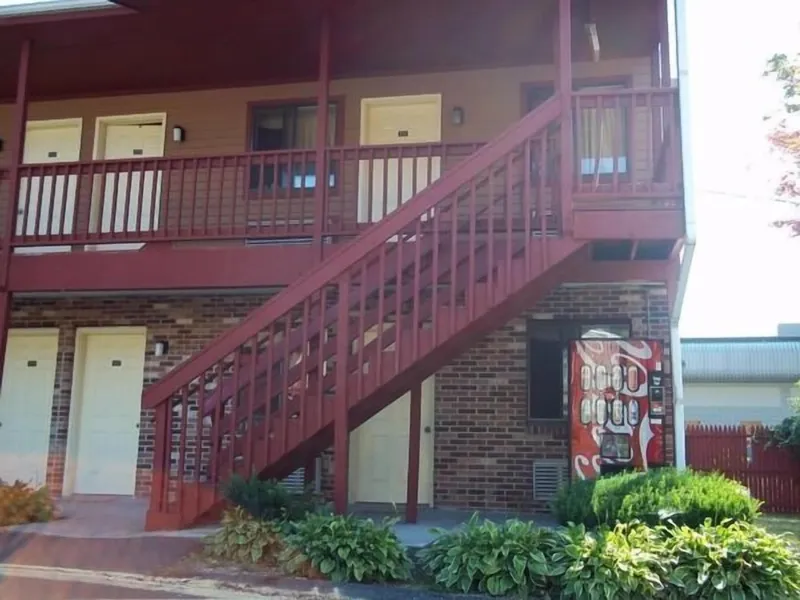 Naugatuck Motor Lodge hotel detail image 2