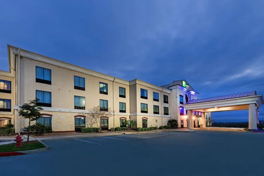 Holiday Inn Express & Suites Floresville by IHG hotel detail image 2
