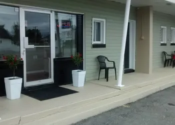 Wheel Inn Motel hotel thumbnail 2