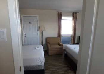 Wheel Inn Motel hotel thumbnail 6