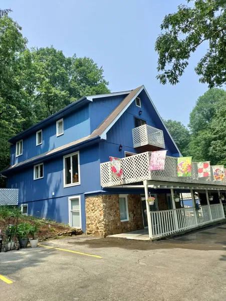 Lil Black Bear Inn hotel detail image 2