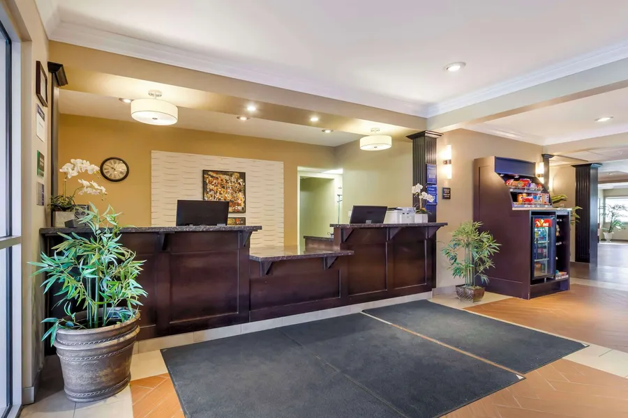 Best Western Plus Peace River Hotel & Suites hotel detail image 6