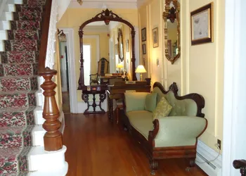 Governor's Mansion Inn hotel thumbnail 3