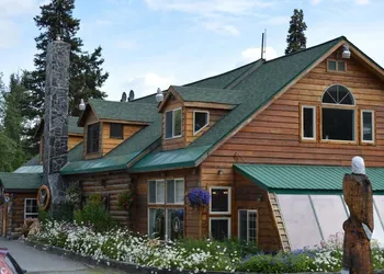 Summit Lake Lodge hotel thumbnail 3