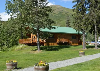 Summit Lake Lodge hotel thumbnail 4