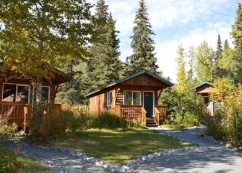 Summit Lake Lodge hotel thumbnail 8